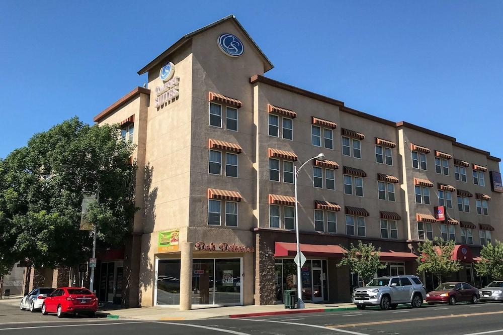 Comfort Suites Visalia - Convention Center Exterior photo