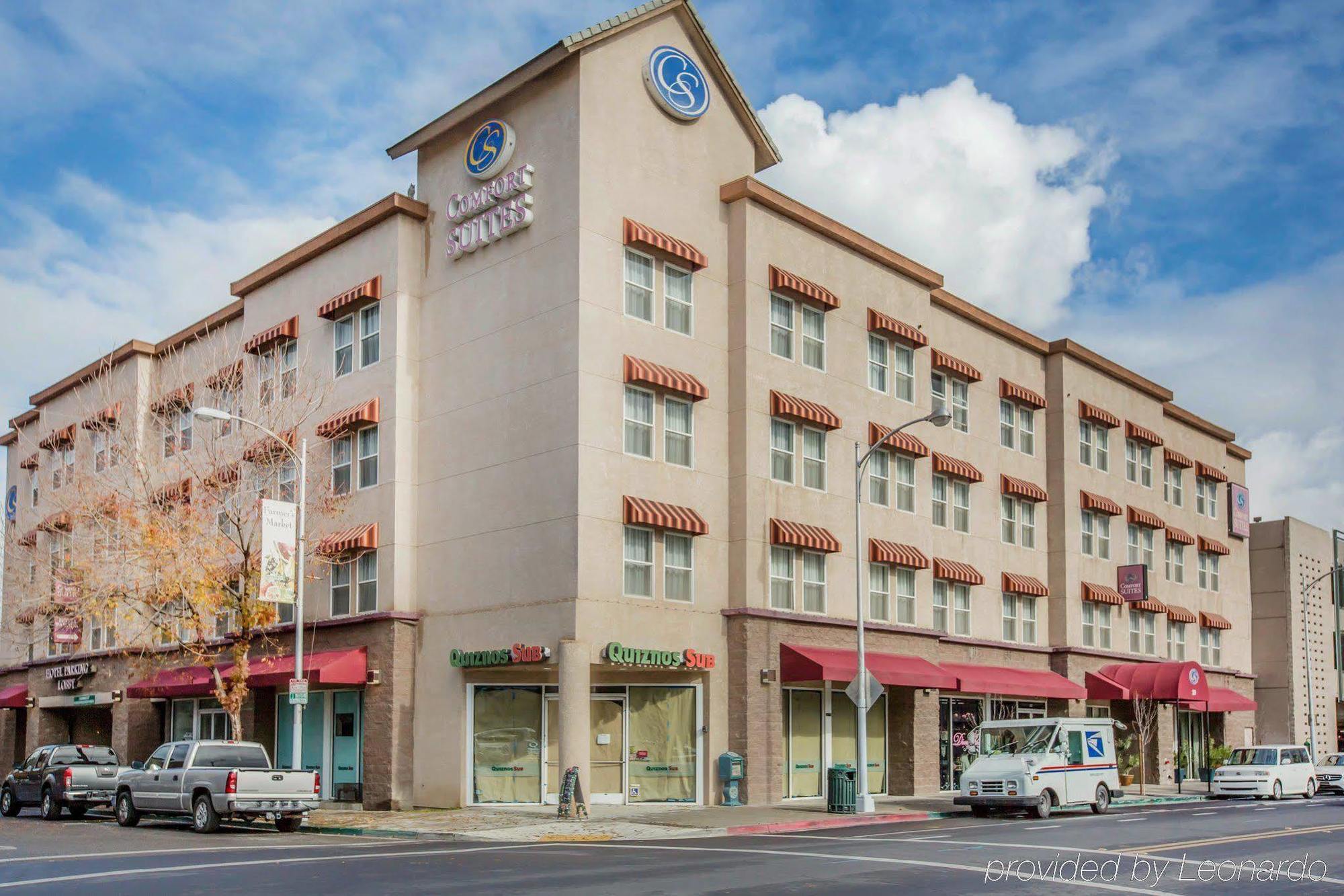 Comfort Suites Visalia - Convention Center Exterior photo