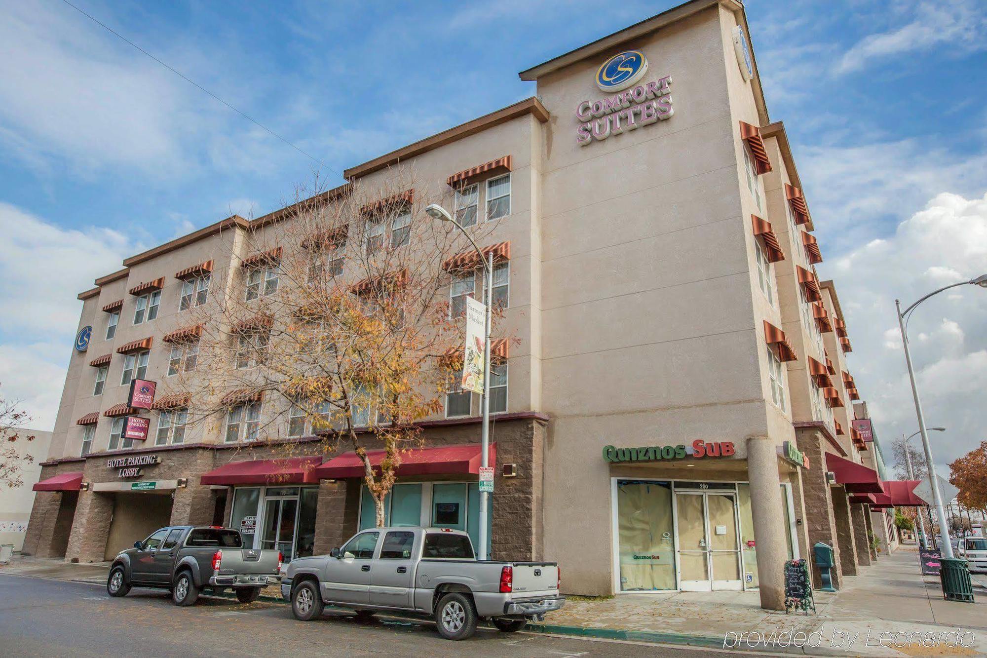 Comfort Suites Visalia - Convention Center Exterior photo